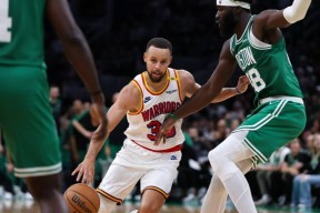 NG28-库里连续十场比赛得分超过精彩发挥，巴塞罗那挑战极限！的简单介绍