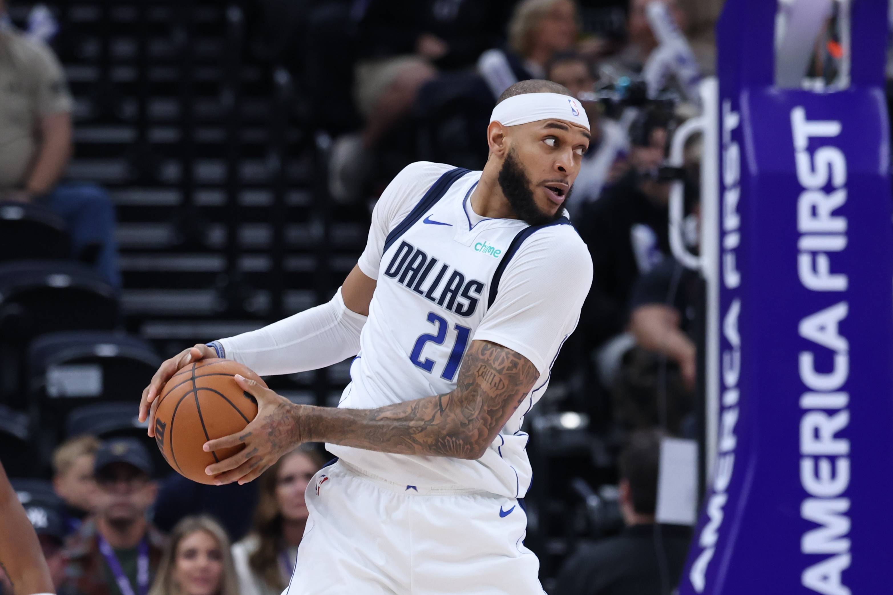 浓眉哥在勇士比赛中大胜，比分优势明显引发热议！的简单介绍