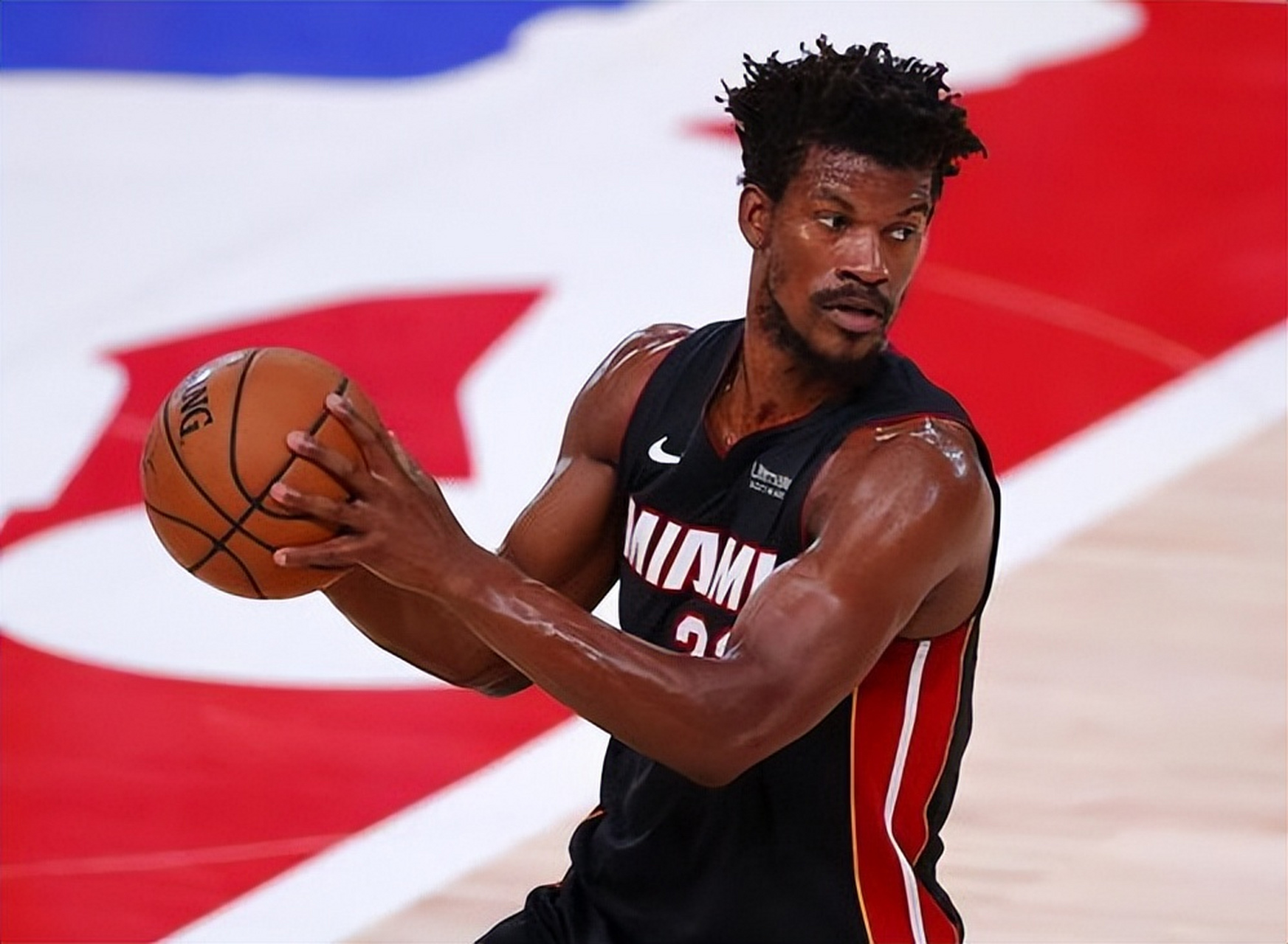 关于巴特勒回归赛场,绝杀首场状态亮眼,公牛观众沸腾!的信息 关于巴特勒回归赛场,绝杀首场状态亮眼,公牛观众沸腾!的信息