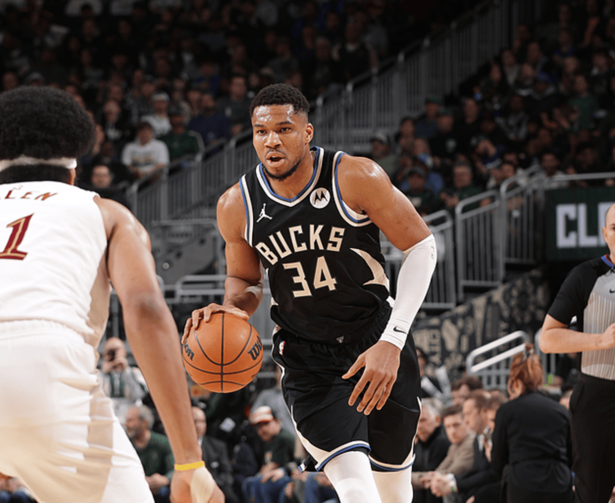 关于字母哥连续十二场比赛得分超过势不可挡，拜仁挑战极限！的信息