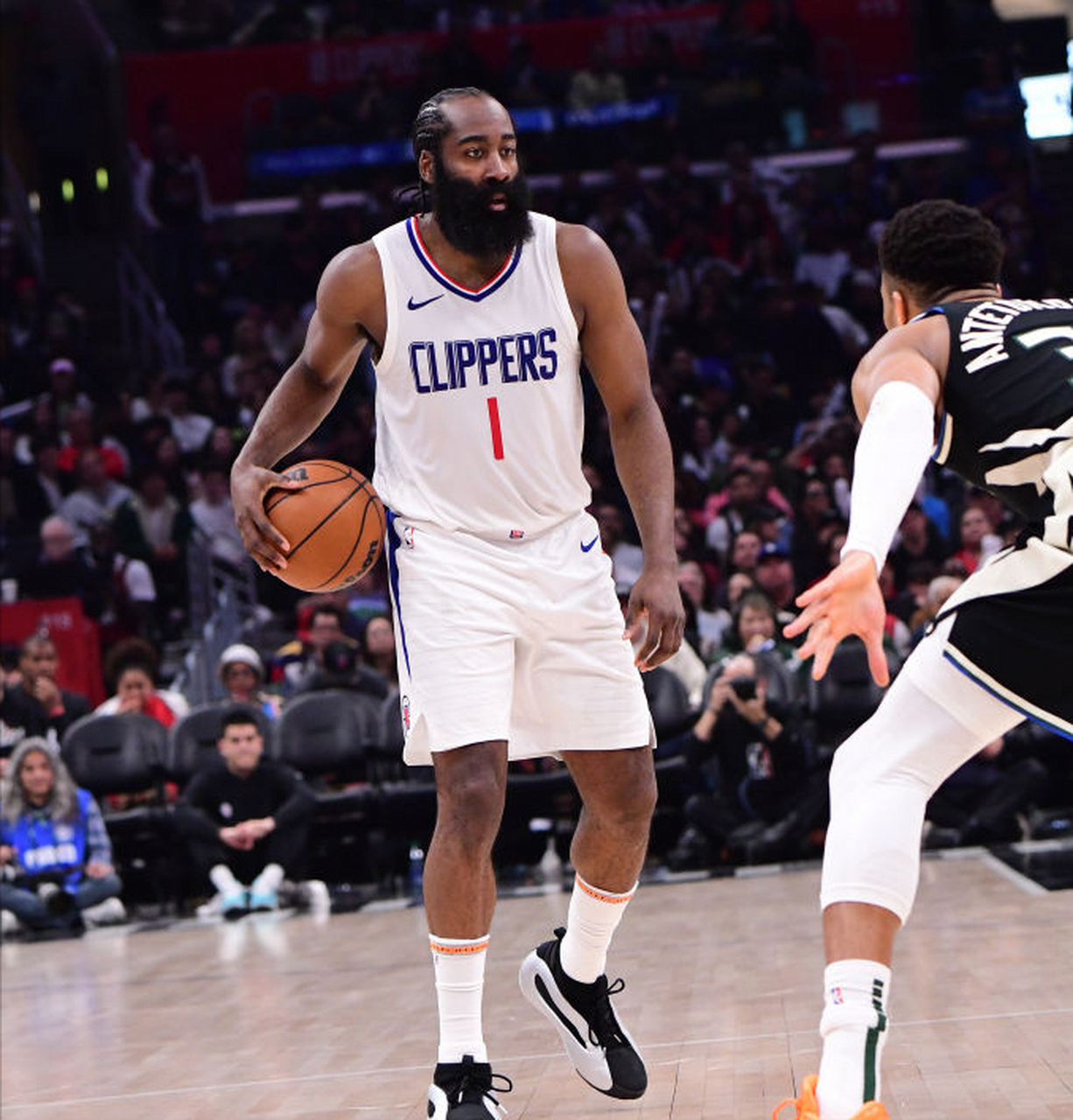 哈登新星出色防守表现惊艳，美国队未来可期！的简单介绍